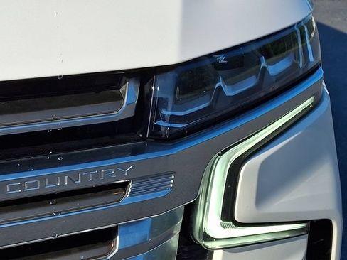 Used 2021 Chevrolet Tahoe High Country w/ Premium Package AWD/4WD image 12