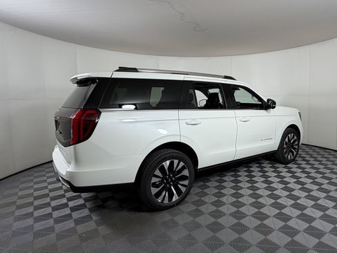 New 2025 Ford Expedition Platinum w/ Driver's Package image 4