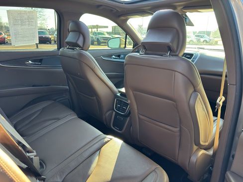 Used 2018 Lincoln MKX Reserve w/ Driver Assistance Package image 15