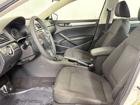 Used 2012 Volkswagen Passat 2.5 S FWD image 5