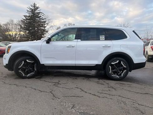Certified 2024 Kia Telluride EX w/ EX Captain's Chair Package image 6