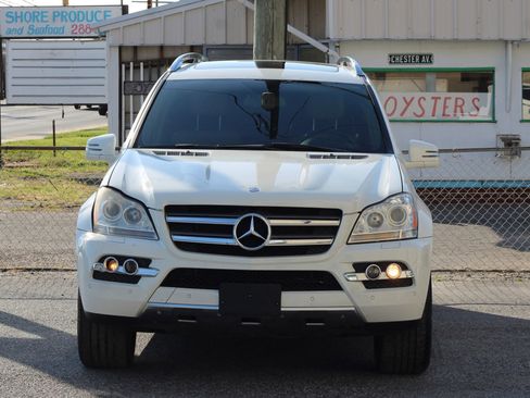 Used 2011 Mercedes-Benz GL 450 4MATIC image 2