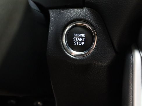 Used 2025 Toyota RAV4 XLE FWD image 18