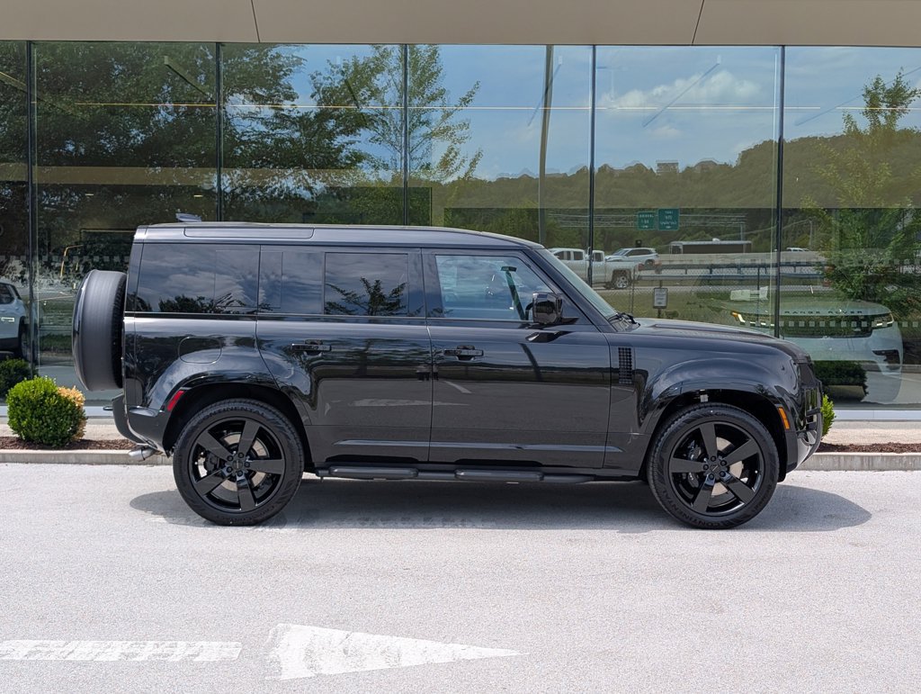 New 2026 Land Rover Defender 110 V8 AWD/4WD image 8
