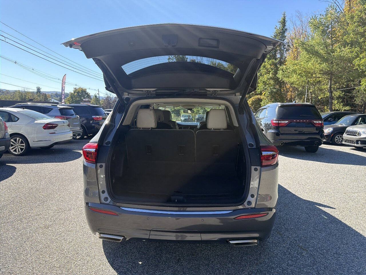 Used 2018 Buick Enclave Premium w/ Experience Buick Package AWD/4WD image 14