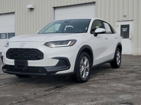 Certified 2025 Honda HR-V LX image 3