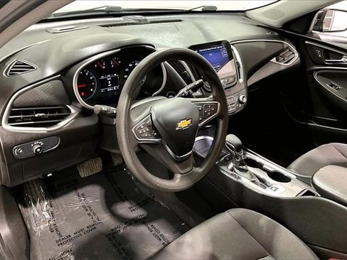 Used 2024 Chevrolet Malibu LT image 17