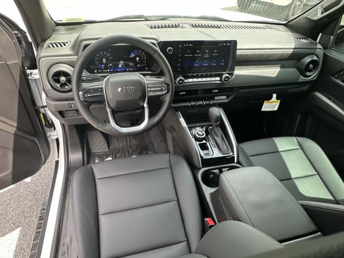 New 2026 Chevrolet Colorado Trail Boss AWD/4WD image 32