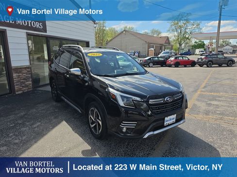 Used 2022 Subaru Forester Touring AWD/4WD image 3