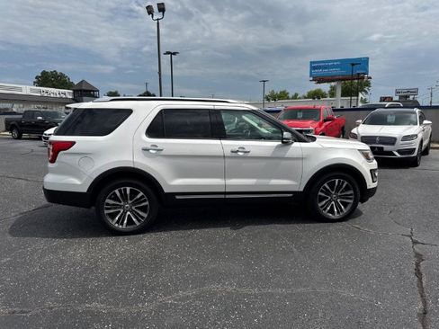 Used 2017 Ford Explorer Platinum AWD/4WD image 7