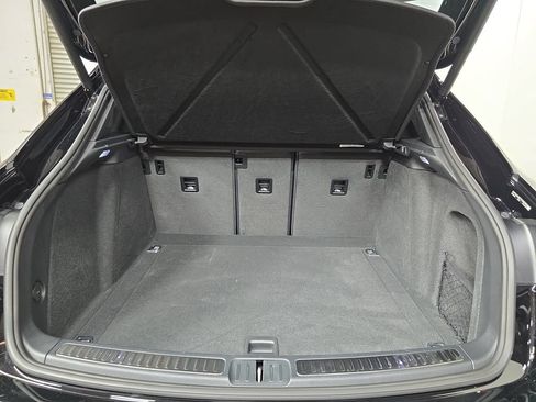 Certified 2026 Porsche Macan AWD/4WD image 25