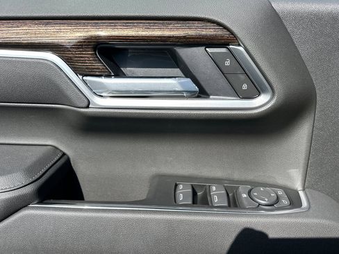 Used 2026 GMC Sierra 1500 Elevation image 9
