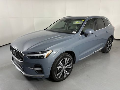 Used 2023 Volvo XC60 B5 Plus w/ Protection Package Premier FWD image 4