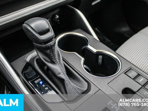 Used 2023 Toyota Highlander L image 36