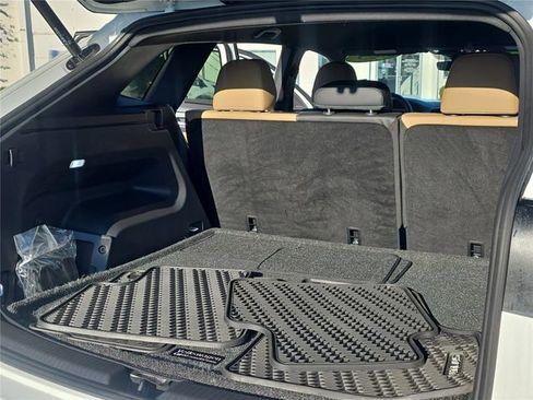 Used 2025 Volkswagen Atlas Cross Sport SE image 21