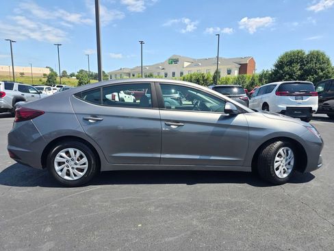 Used 2020 Hyundai Elantra SE FWD image 9