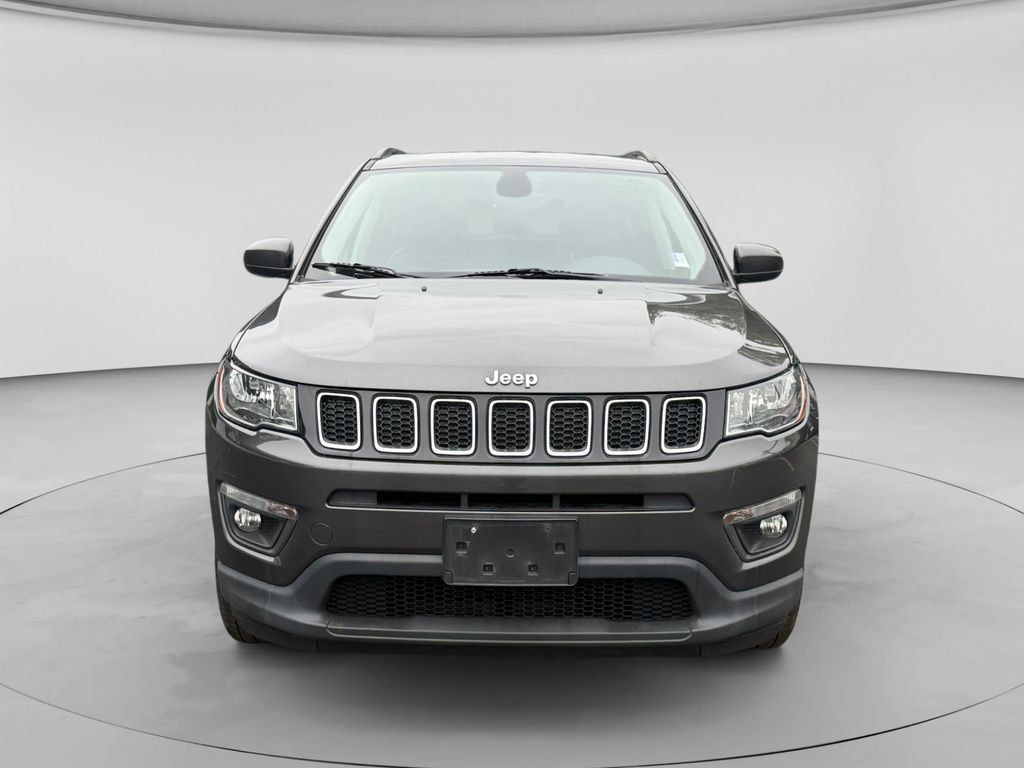 Used 2018 Jeep Compass Latitude w/ Popular Equipment Group AWD/4WD image 12