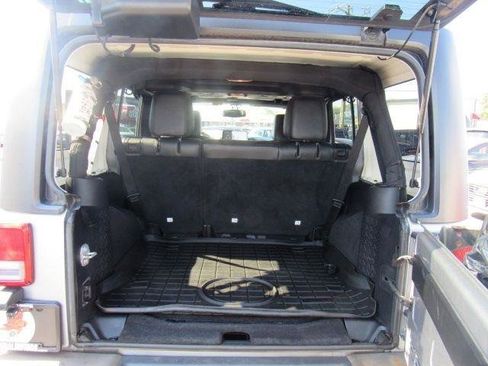 Used 2016 Jeep Wrangler Unlimited Sahara AWD/4WD image 27