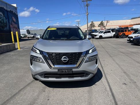 Used 2023 Nissan Rogue SV FWD image 5