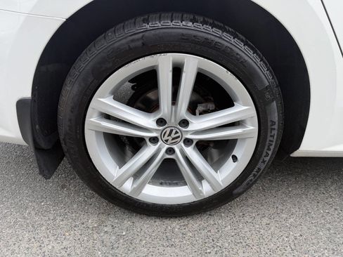 Used 2014 Volkswagen Passat TDI SE FWD image 12