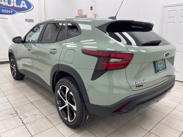 Used 2024 Chevrolet Trax RS w/ Driver Confidence Package FWD image 20
