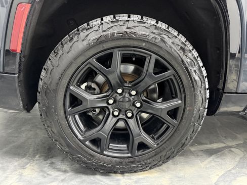 Used 2023 Jeep Wagoneer Series II image 32