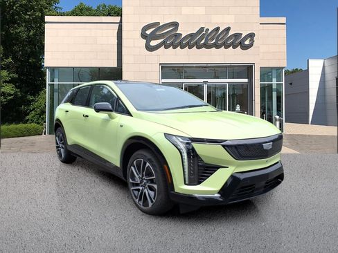 New 2027 Cadillac Optiq Sport w/ LPO, Floor Liner Package AWD/4WD image 7