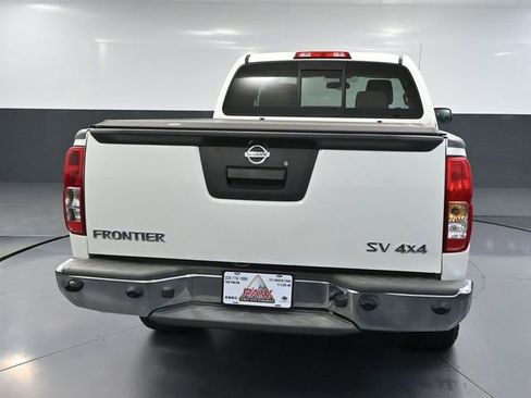 Used 2014 Nissan Frontier SV AWD/4WD image 5