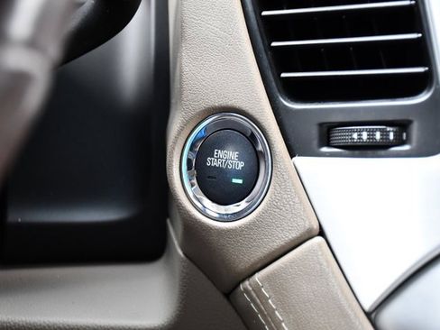 Used 2019 GMC Yukon XL SLT w/ Open Road Package image 17