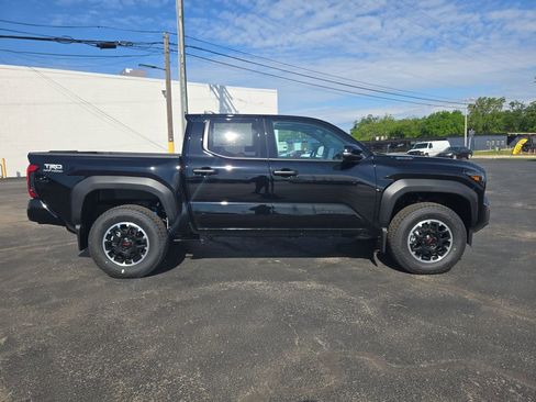 New 2026 Toyota Tacoma TRD Off-Road AWD/4WD image 6