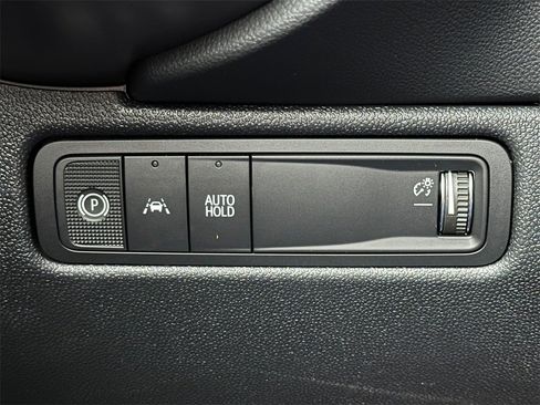 New 2026 Chevrolet Equinox EV LT image 29