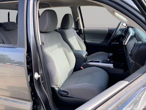 Used 2023 Toyota Tacoma SR5 AWD/4WD image 9