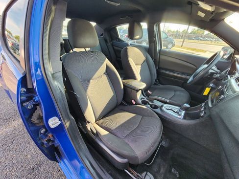 Used 2013 Dodge Avenger SE image 15