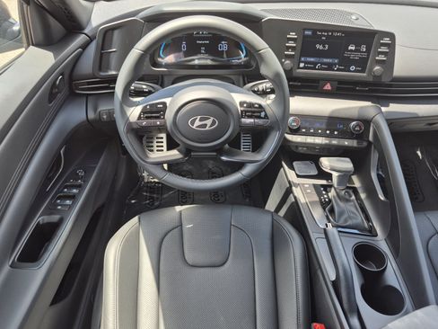New 2026 Hyundai Elantra SEL Sport FWD image 11