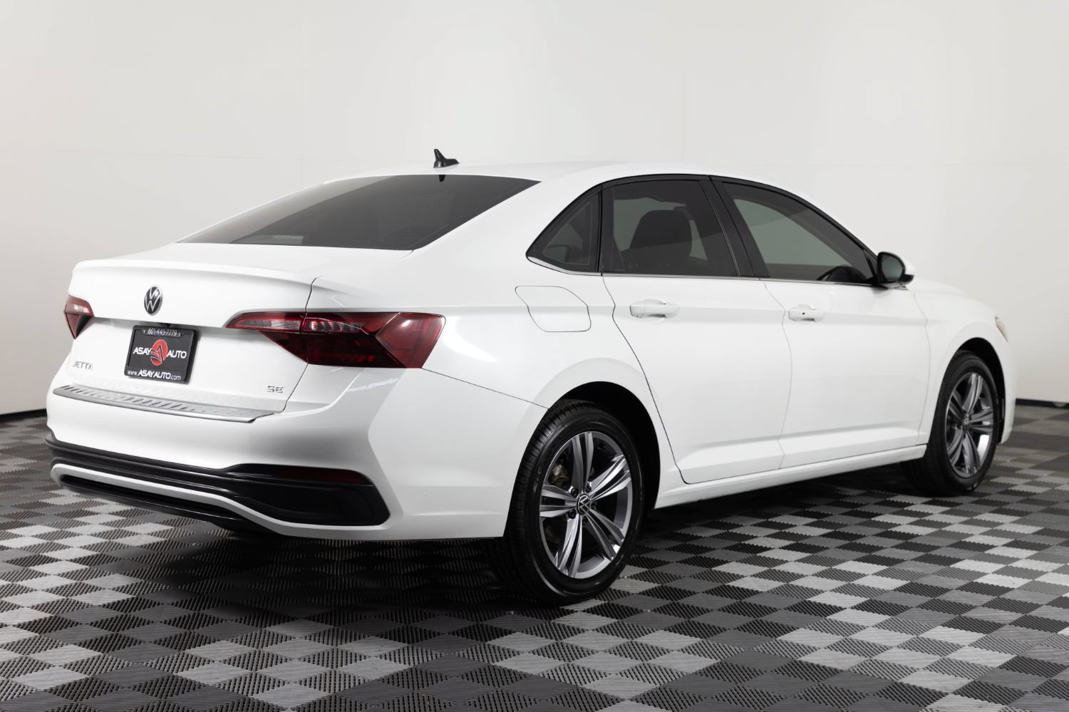 Used 2024 Volkswagen Jetta SE FWD image 6