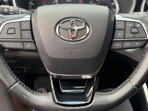 Used 2021 Toyota Highlander XSE FWD image 35