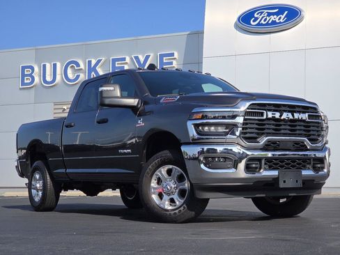 Used 2026 RAM 2500 Big Horn AWD/4WD image 2