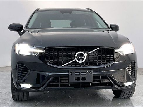 Certified 2025 Volvo XC60 B5 Plus image 6