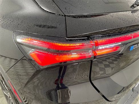 New 2026 Chevrolet Equinox EV LT image 17