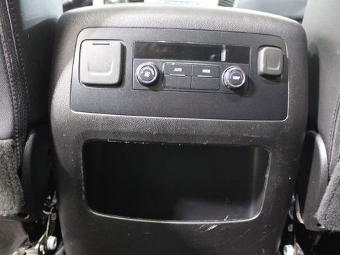 Used 2020 Chevrolet Suburban LT image 25