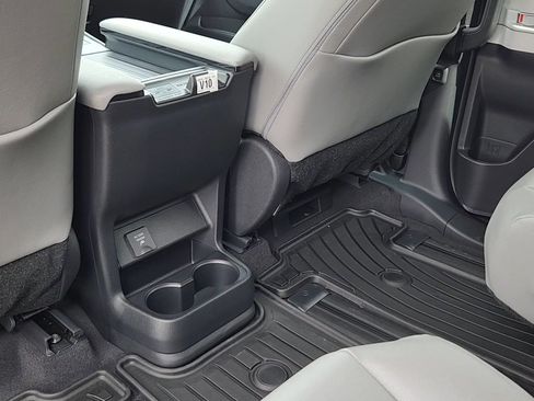 New 2026 Toyota Sienna XLE image 17