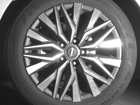 Used 2025 Nissan Altima 2.5 SV FWD image 15