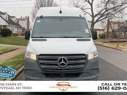 Used 2025 Mercedes-Benz Sprinter 2500 image 2