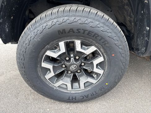 Used 2023 Toyota Tacoma TRD Off-Road AWD/4WD image 16