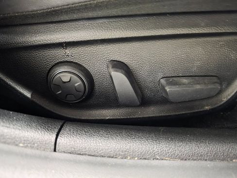 Used 2021 Genesis G70 3.3T w/ Sport Package image 25