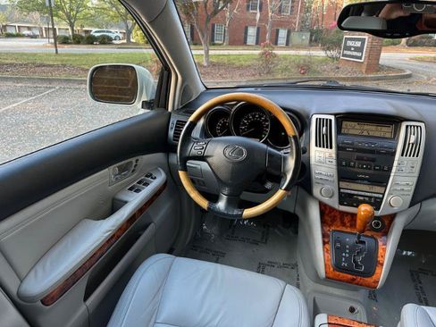 Used 2006 Lexus RX 330 FWD image 29