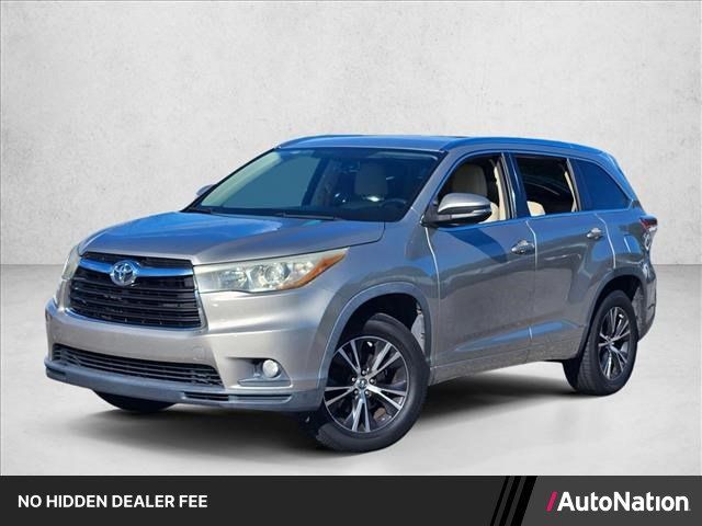 Used 2016 Toyota Highlander XLE FWD image 1