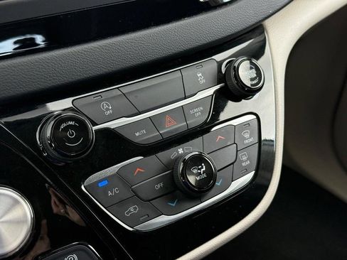 Certified 2023 Chrysler Voyager LX FWD image 19