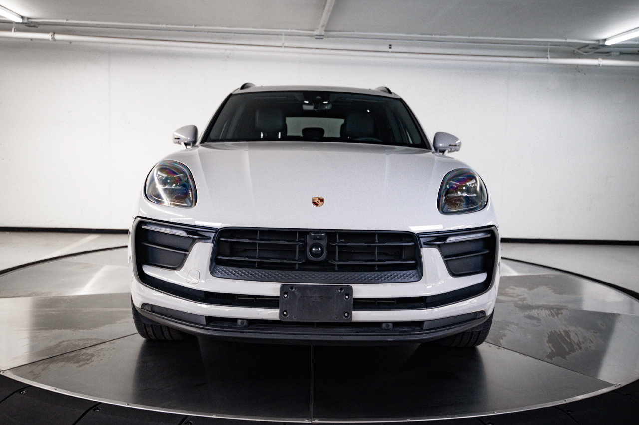 Certified 2024 Porsche Macan AWD/4WD image 10