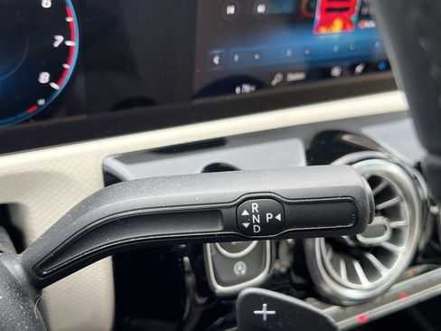 Used 2023 Mercedes-Benz CLA 250 image 24